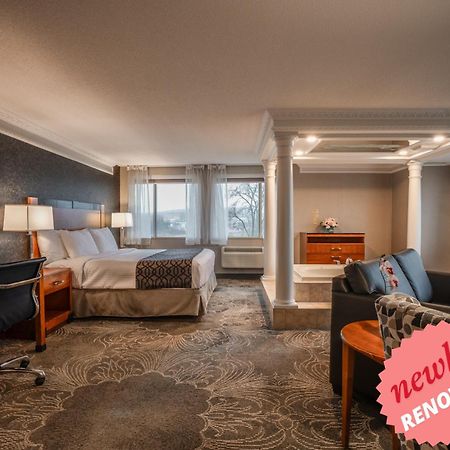 Monte Carlo Inn Barrie - Newly Renovated Екстер'єр фото