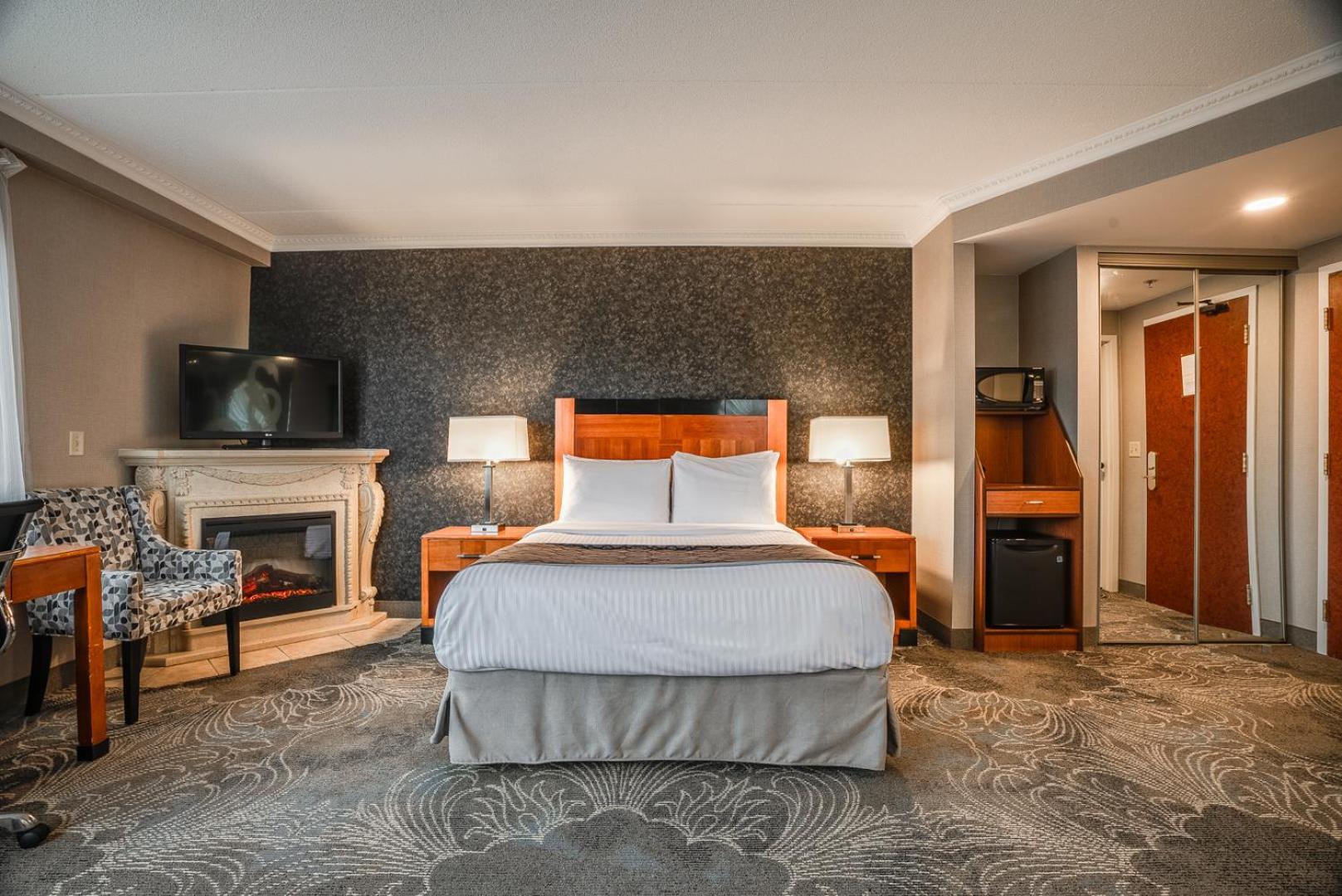 Monte Carlo Inn Barrie - Newly Renovated Екстер'єр фото