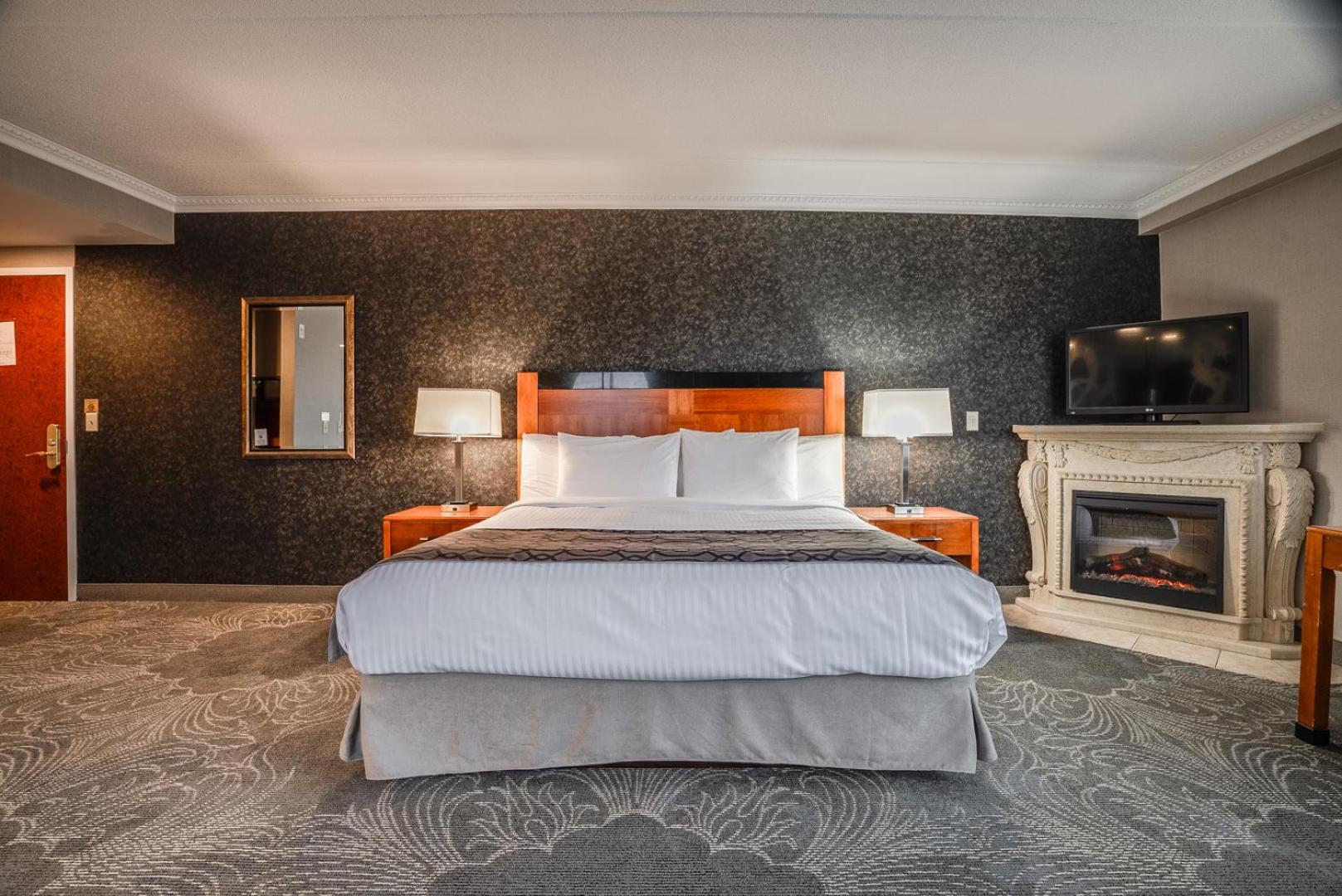 Monte Carlo Inn Barrie - Newly Renovated Екстер'єр фото
