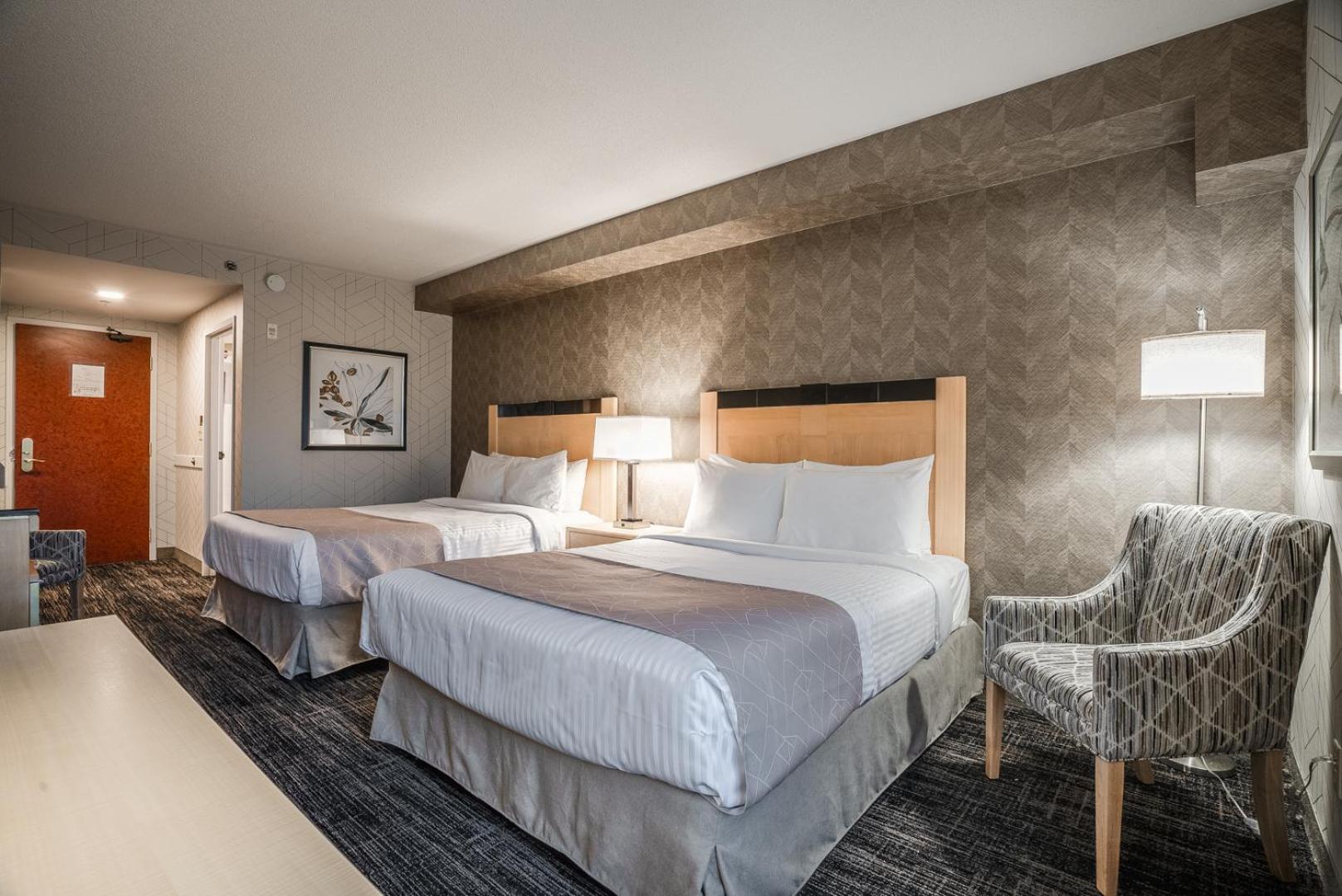 Monte Carlo Inn Barrie - Newly Renovated Екстер'єр фото