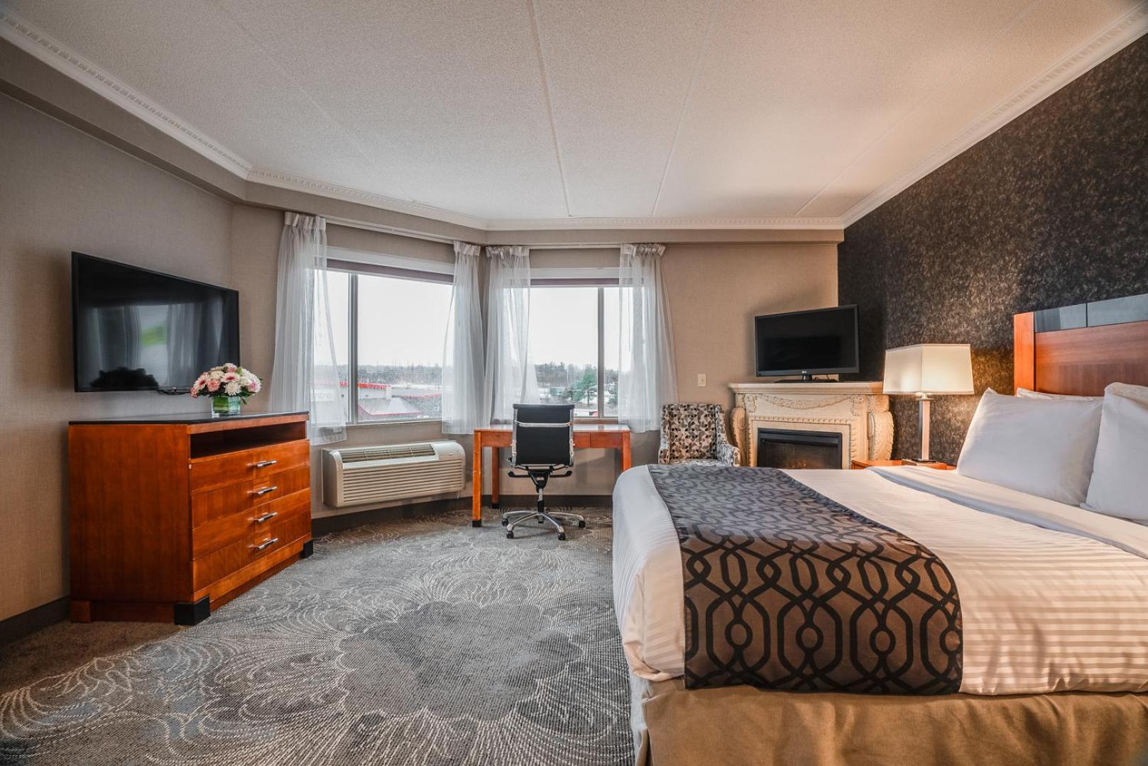 Monte Carlo Inn Barrie - Newly Renovated Екстер'єр фото