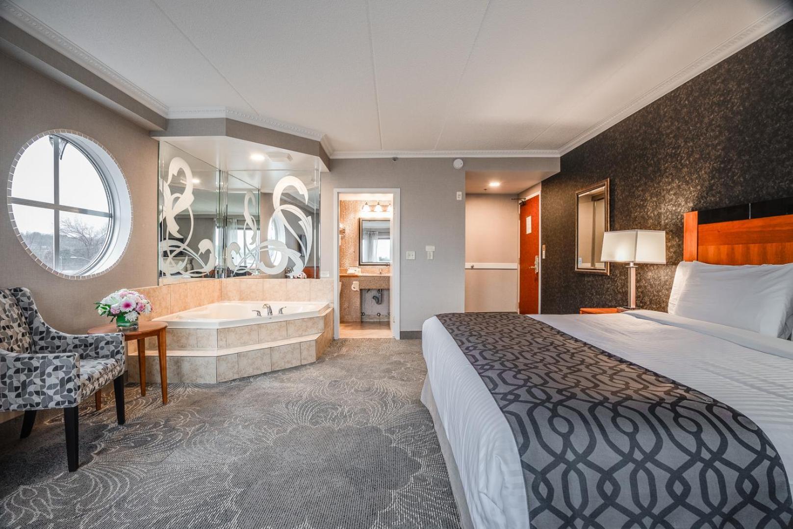Monte Carlo Inn Barrie - Newly Renovated Екстер'єр фото