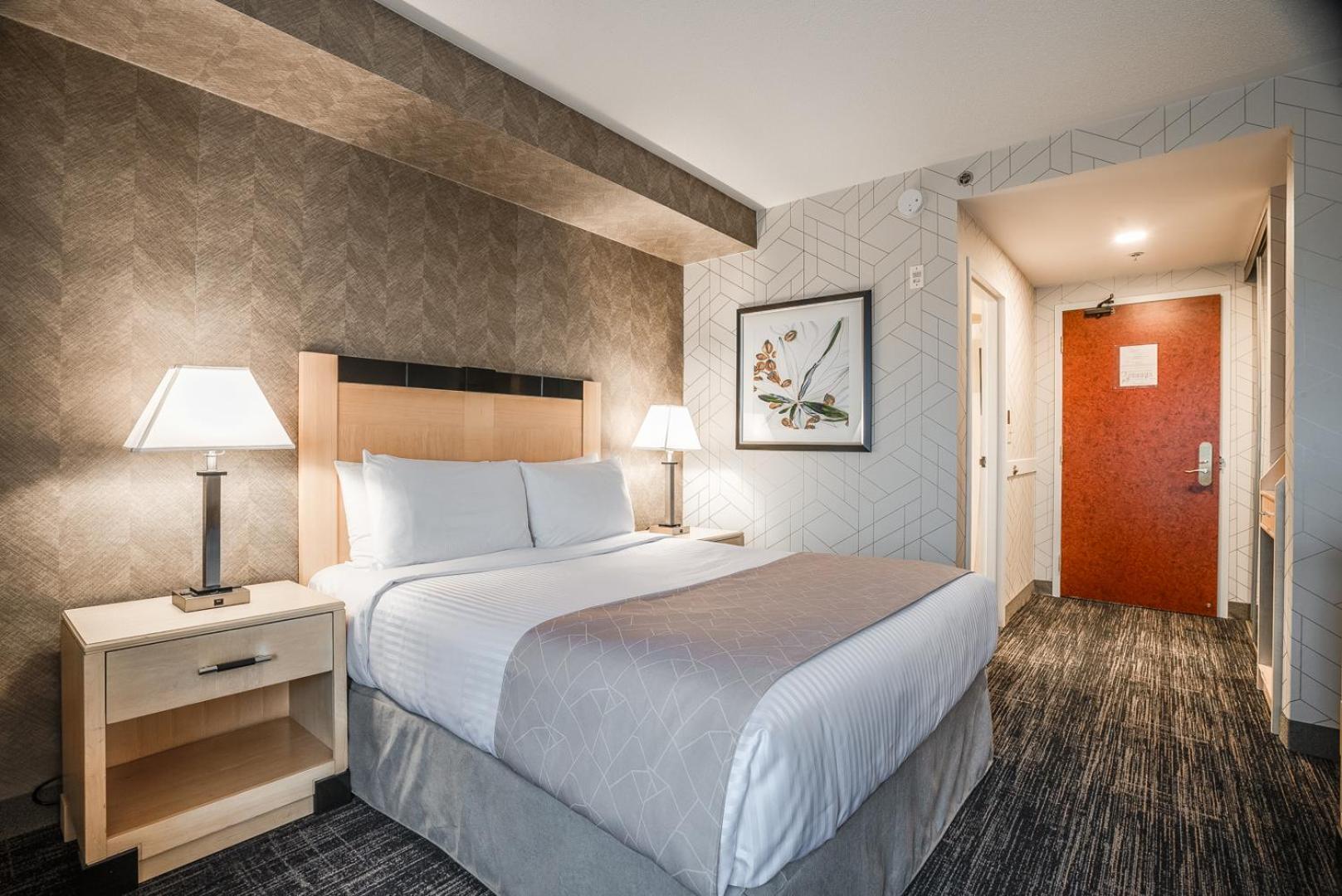 Monte Carlo Inn Barrie - Newly Renovated Екстер'єр фото