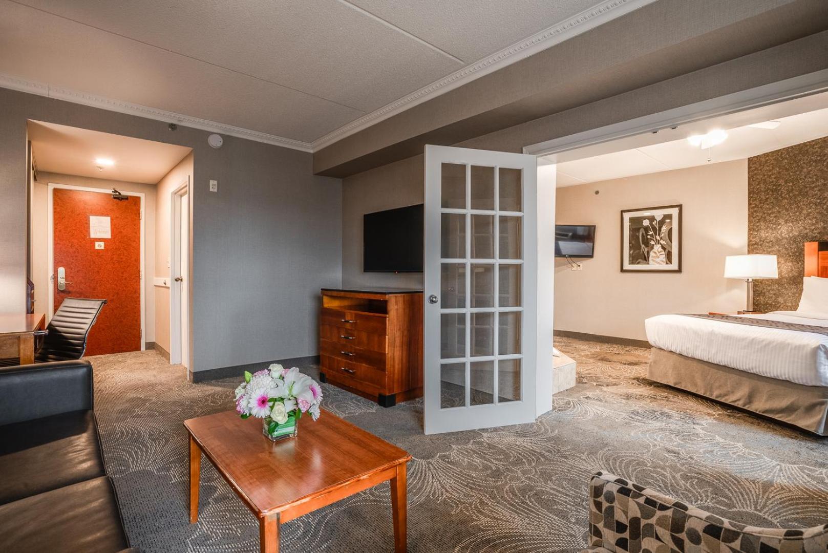 Monte Carlo Inn Barrie - Newly Renovated Екстер'єр фото