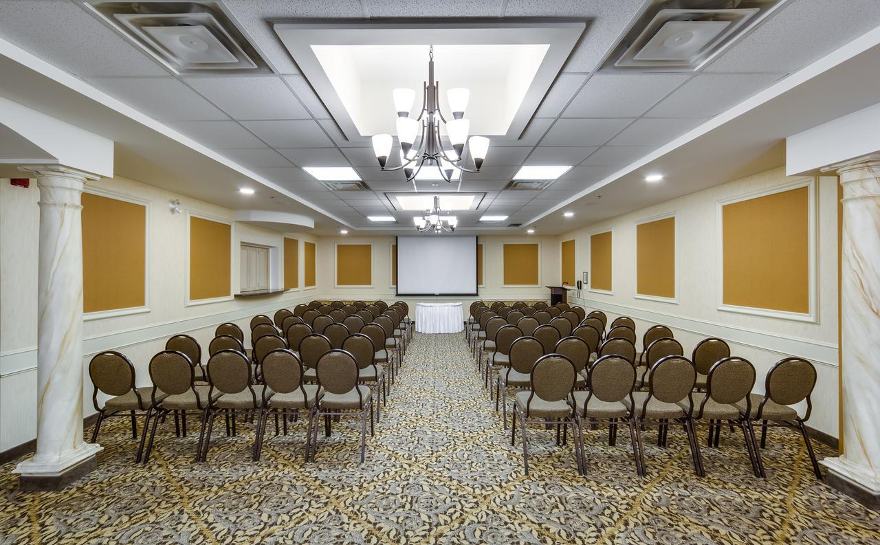 Monte Carlo Inn Barrie - Newly Renovated Екстер'єр фото